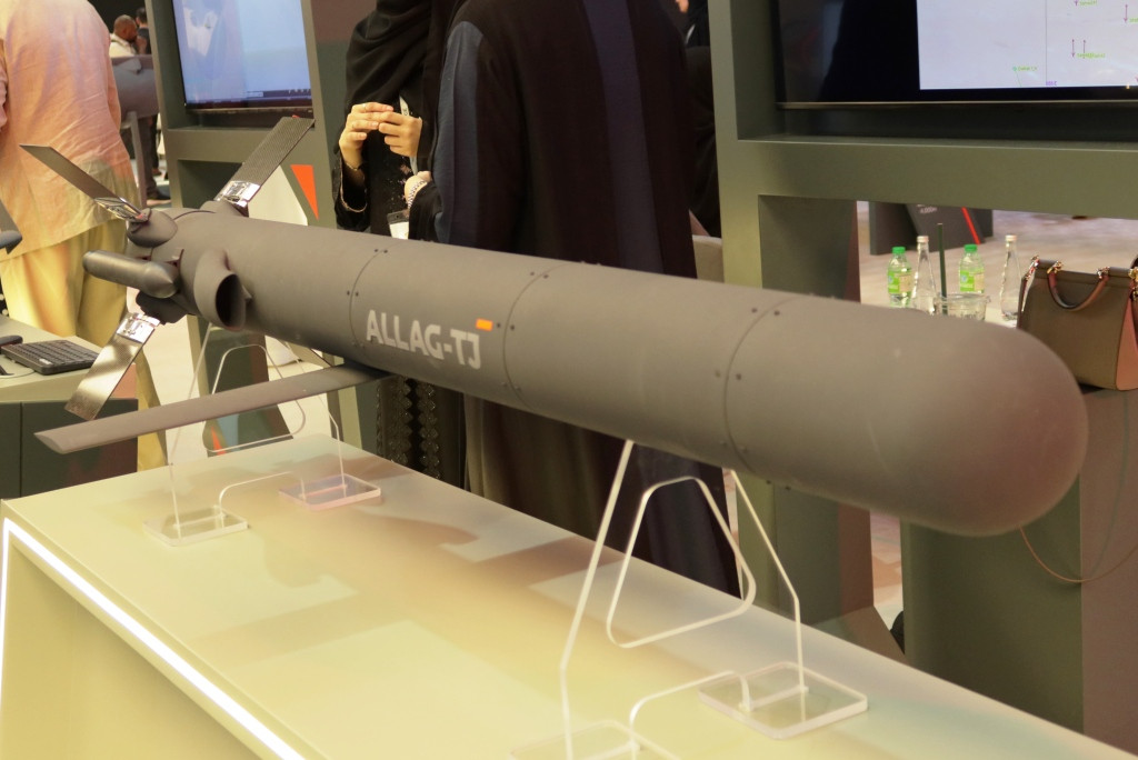 Tuy nhiên, vấn đề về tài chính vẫn là một thách thức lớn. Pháp không thể chi quá nhiều tiền cho việc xây dựng một lực lượng dự bị khổng lồ mà vẫn phải duy trì đội ngũ chuyên nghiệp, đặc biệt trong bối cảnh cuộc sống đang ngày càng khó khăn.