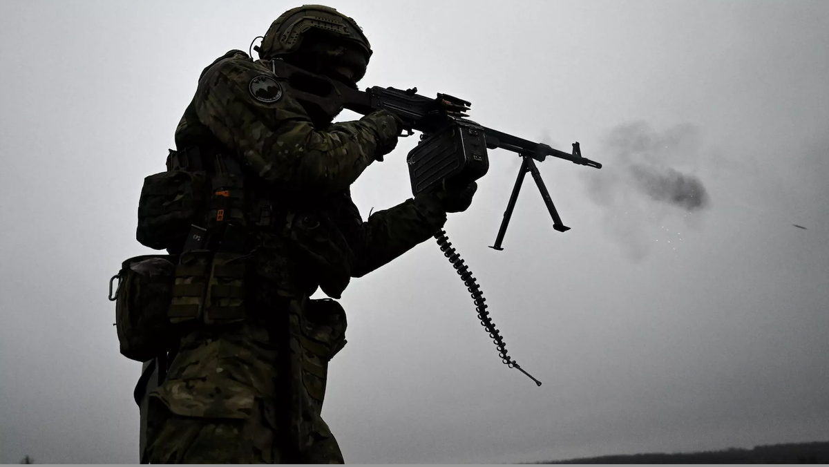 Tuy nhiên, cũng không loại trừ khả năng chiến dịch đổ bộ sẽ nổ ra từ hướng Zaporizhia, nơi gần đây chứng kiến sự gia tăng đáng kể về hoạt động quân sự của Nga. Kiev hiện đã điều động lực lượng dự bị và tăng cường bố trí binh lính, vũ khí ở khu vực này như một biện pháp đề phòng.