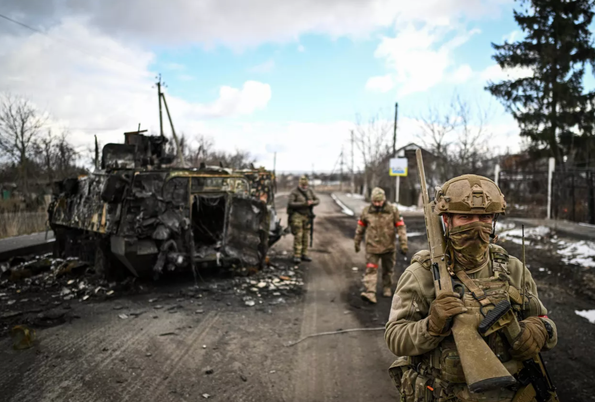 Chưa rõ thời gian và địa điểm chính xác, nhưng rõ ràng: cơn bão đang tới gần, và cả hai bên đều đang siết chặt đội hình, chuẩn bị cho một cuộc đối đầu định đoạt cục diện. 