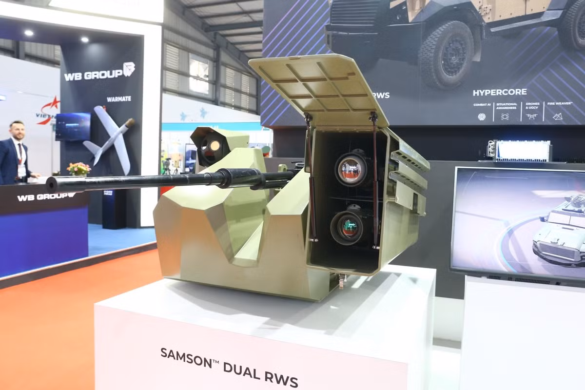 Khả năng kết nối dữ liệu theo thời gian thực cũng giúp các đơn vị chiến đấu có thể theo dõi mục tiêu, điều chỉnh đường bay của tên lửa và tối ưu hóa khả năng tấn công. Hơn nữa, nhờ vào công nghệ trí tuệ nhân tạo và học máy, Spike đang ngày càng trở nên thông minh hơn, giúp giảm thiểu tối đa sai số trong tác chiến thực tế.