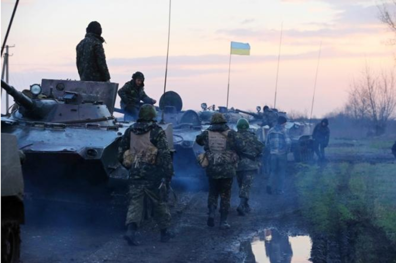 Rõ ràng, Ukraine đã sẵn sàng cho cuộc tấn công. Lực lượng chủ yếu tham gia đợt tấn công này là Trung đoàn 225 "Cảm tử" của Ukraine, trong khi quân Nga phòng thủ khu vực là đơn vị thuộc Lữ đoàn thủy quân lục chiến số 40. Ngoài ra, Lữ đoàn cơ giới số 47 tinh nhuệ của Ukraine và Tiểu đoàn Aidar cũng đang áp sát khu vực để hỗ trợ. Ảnh: TASS