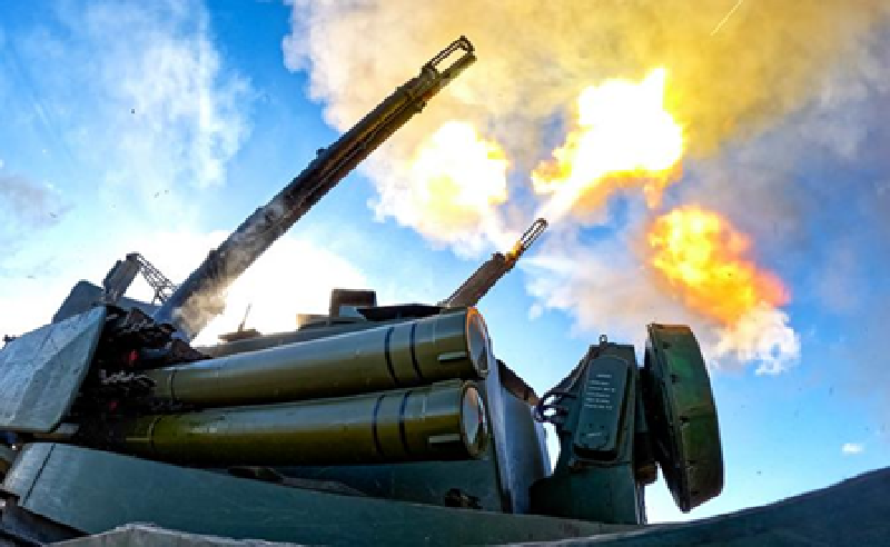 Các trận chiến khốc liệt nhất đang diễn ra ở cực bắc Pogrebki, nơi giao tranh dữ dội diễn ra suốt 24 giờ. Ở cực nam Makhnovka, mức độ ác liệt ban đầu tương tự như ở Pogrebki, nhưng vào ngày 19/1 đã xảy ra một sự cố bất ngờ. Lữ đoàn Phòng thủ Lãnh thổ số 129 của Ukraine, vừa được triển khai đến Kurilovka, đã từ chối thực hiện lệnh tấn công về phía nam Makhnovka. Ảnh: TASS