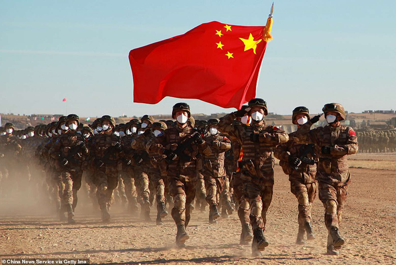 Các nhà phân tích tình báo được cho là đã đặt biệt danh cho dự án này là “Thành phố quân sự Bắc Kinh” vì khi hoàn thành, nó sẽ trở thành trung tâm chỉ huy quân sự lớn nhất thế giới. FT cho biết các phóng viên của họ đã cố gắng tiếp cận công trường xây dựng nhưng bị nhân viên an ninh chặn lại. Một chủ cửa hàng địa phương nói với tờ báo rằng khu vực này là khu quân sự. Ảnh: China News