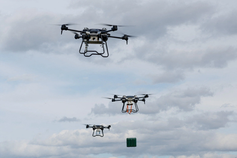 Theo phía Ukraine, họ đã phóng một lúc gần 100 chiếc UAV nhỏ loại này, kết hợp với hỏa lực từ đủ loại vũ khí hạng nhẹ đến hạng nặng. Sau đợt tấn công dữ dội đó, một tiểu đoàn Nga gần như bị thiệt hại đến một nửa. Ảnh: Reuters