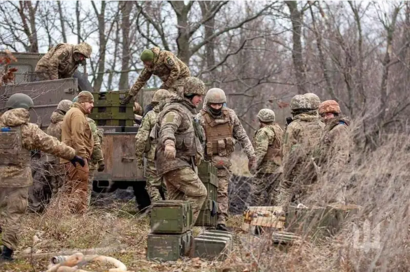 Những thông tin đầu tiên về việc làm này đã xuất hiện từ tháng 1, khi Bộ Tư lệnh Lực lượng Vũ trang Ukraine tuyên bố sẽ tiến hành điều tra. Tuy nhiên, từ đó đến nay, không có thảo luận nào được đưa ra. Ảnh: Bộ Quốc phòng Ukraine