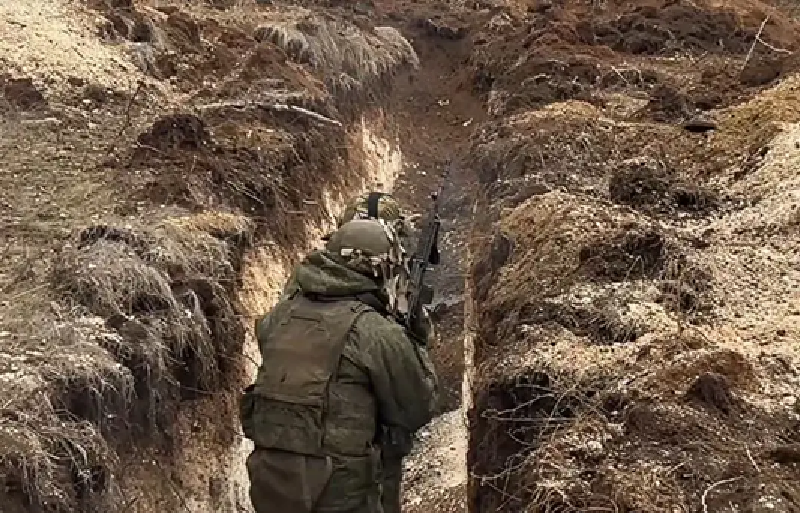 Theo báo cáo của trang Military Chronicle, lực lượng chủ lực của Ukraine tại đây đã bị tiêu diệt, chỉ còn lại một số tàn quân đang cố thủ, trong khi quân Nga đang tiến hành đợt dọn dẹp cuối cùng. Ảnh: Top War