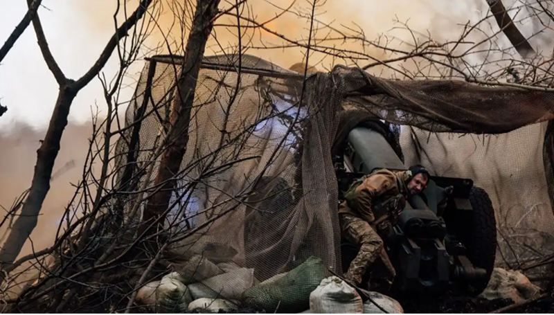 Tuyến phòng thủ này chạy dọc theo sông, nằm ở khu vực giáp ranh giữa ba tỉnh Luhansk, Donetsk và Kharkiv. Đây là tuyến phòng thủ đã chặn đứng đà tiến công của quân đội Nga trong gần một năm qua và được xem là lá chắn cuối cùng của Ukraine tại Luhansk. Ảnh: Bộ Quốc phòng Ukraine