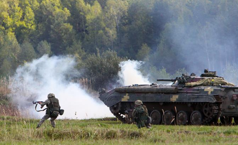 Nhờ việc quân đội Ukraine rút lực lượng khỏi Pokrovsk, áp lực đối với quân Nga tại đây đã giảm đi đáng kể. Trước đó, vào đầu tháng 2, Ukraine đã điều một số lượng lớn đơn vị tinh nhuệ cùng vài đơn vị UAV hàng đầu đến khu vực này, sau đó phát động một cuộc phản công lớn nhằm xóa bỏ nguy cơ bị quân Nga bao vây. Ảnh: TASS