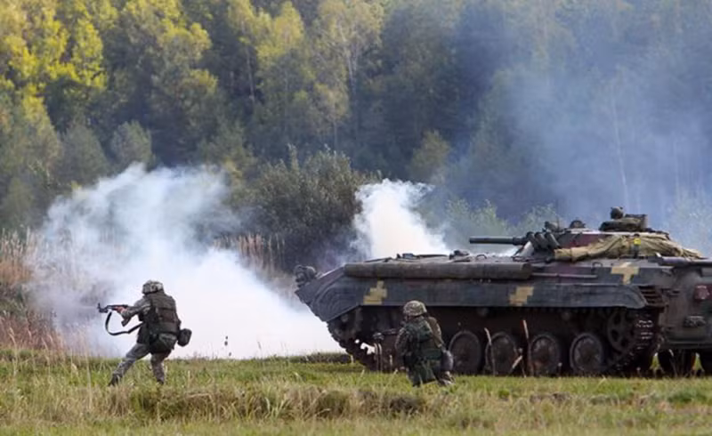 Nhờ việc quân đội Ukraine rút lực lượng khỏi Pokrovsk, áp lực đối với quân Nga tại đây đã giảm đi đáng kể. Trước đó, vào đầu tháng 2, Ukraine đã điều một số lượng lớn đơn vị tinh nhuệ cùng vài đơn vị UAV hàng đầu đến khu vực này, sau đó phát động một cuộc phản công lớn nhằm xóa bỏ nguy cơ bị quân Nga bao vây. Ảnh: TASS