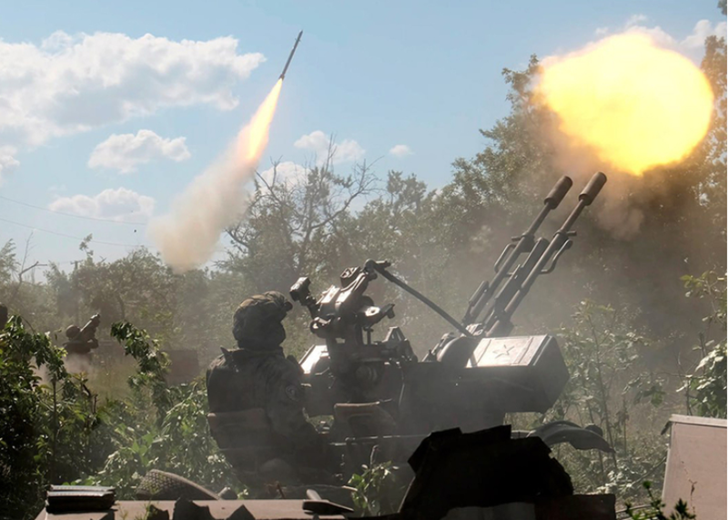 Đồng thời, các lực lượng tăng viện khác của quân đội Ukraine cũng đang đổ về Sumy, khiến quân số tại khu vực này tăng mạnh. Một phần trong số đó đã tiến vào các khu vực còn lại của Kursk, bao gồm Gogolevka và làng Guevo. Ảnh: Bộ Quốc phòng Nga