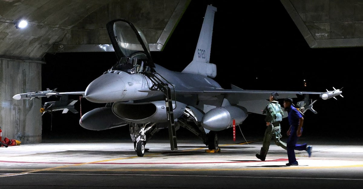Hiện tại căn cứ do Phi đoàn tiêm kích số 51 quản lý, không chỉ bao gồm F-16 mà còn có cả A-10 Thunderbolt II, mặc dù loại máy bay này hiện đang bị loại bỏ dần. Việc tăng cường sự hiện diện của nhiều máy bay F-16 hơn đánh dấu một chương mới trong quá trình phát triển của Osan, điều chỉnh khả năng của căn cứ cho phù hợp với nhu cầu của chiến tranh hiện đại.