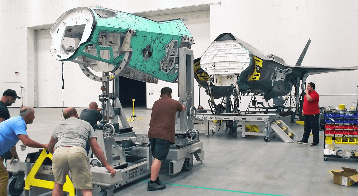 Việc ghép nối này bao gồm sử dụng phần thân của AF-211 và phần mũi của AF-27 để tạo ra một máy bay F-35 hoàn chỉnh. Scott Taylor, kỹ sư trưởng của Lockheed Martin, cho biết: "Về mặt lý thuyết, mọi bộ phận của tiêm kích F-35 đều có thể tháo rời và ráp nối lại, tuy nhiên điều này chưa được thực hiện bao giờ. Đây sẽ là chiếc 'Franken-bird' đầu tiên được chế tạo".