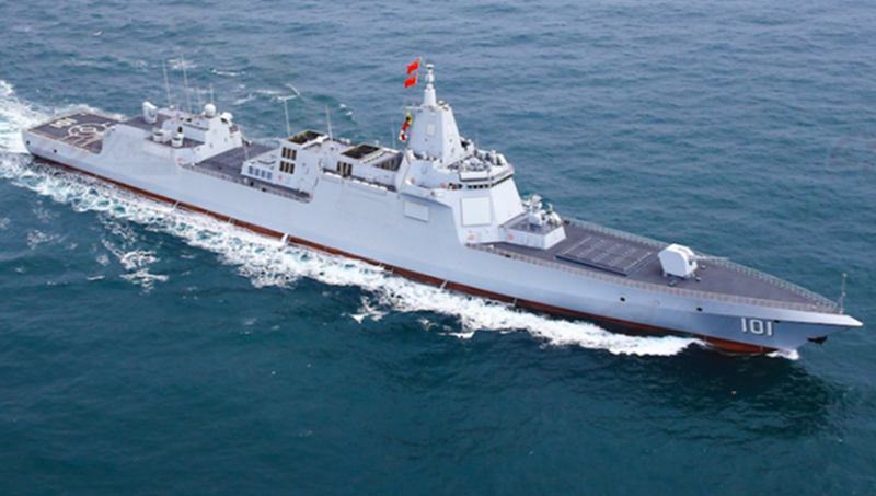 Với việc phát triển các nhóm tác chiến tàu sân bay, tàu khu trục tàng hình và tàu ngầm hạt nhân, Trung Quốc đang từng bước tiệm cận với chiến lược hải quân viễn dương của Mỹ. Sự kiện tàu tàng hình Type 055 áp sát Australia là một phần trong bức tranh lớn hơn, cho thấy Bắc Kinh sẵn sàng mở rộng phạm vi tác chiến không chỉ để bảo vệ lợi ích của mình mà còn để thiết lập vị thế cường quốc biển. Ảnh: Military Watch Magazine