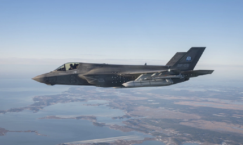 Giữa lúc hoài nghi về chính sách quốc phòng của Mỹ gia tăng, Đức, Bồ Đào Nha và Canada đang cân nhắc lại kế hoạch mua tiêm kích F-35 Lightning II, báo hiệu sự thay đổi trong mua sắm quốc phòng NATO. Ảnh: US Navy