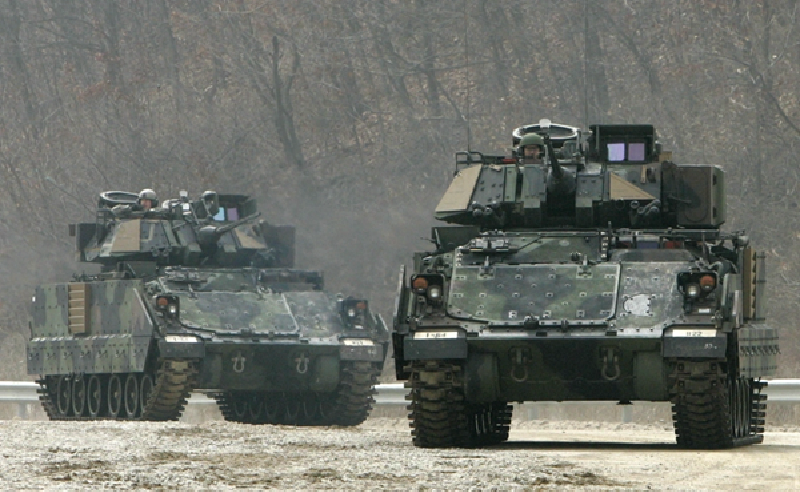 Những đơn vị này đã chiến đấu ác liệt cả trong tấn công lẫn phòng thủ trên khắp Ukraine—và trước tuần này, họ đã mất ít nhất 80 chiếc Bradley. Chiếc Bradley bị Nga bắt giữ tại Kursk có thể là chiếc thứ 81. Tệ hơn cho Ukraine, sẽ không có thêm chiếc Bradley nào được gửi đến trừ khi chính quyền Tổng thống Mỹ Donald Trump cam kết viện trợ từ kho dự trữ của Lục quân Mỹ. Ảnh: Reuters