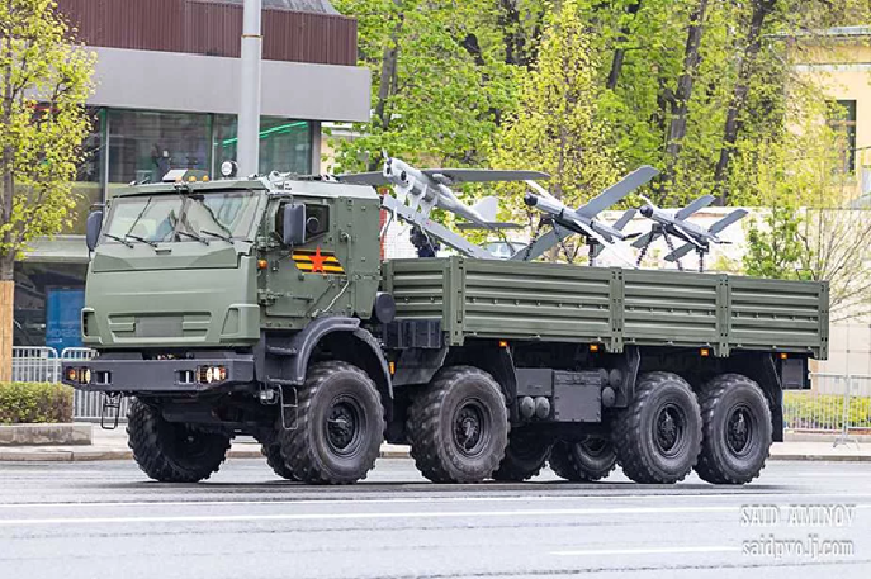 Xe phóng đạn Lancet tuần kích là hệ thống di động được thiết kế để triển khai UAV Lancet, hoạt động như đạn dược dẫn đường chính xác có khả năng tấn công mục tiêu với độ chính xác cao. Được lắp trên xe tải quân sự, bệ phóng cho phép triển khai nhanh chóng và tăng phạm vi hoạt động.