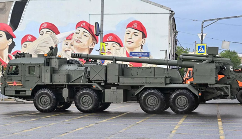 Được thiết kế cho các nhiệm vụ hỏa lực tầm xa, Giatsint-K có thể cung cấp hỏa lực hỗ trợ hiệu quả chống lại các công sự, xe bọc thép và nơi tập trung quân của đối phương. Khung gầm bánh xe của nó cho phép phạm vi hoạt động và tốc độ tốt hơn so với các xe bánh xích khác, khiến nó phù hợp với các tình huống chiến đấu hiện đại, nhịp độ nhanh. 