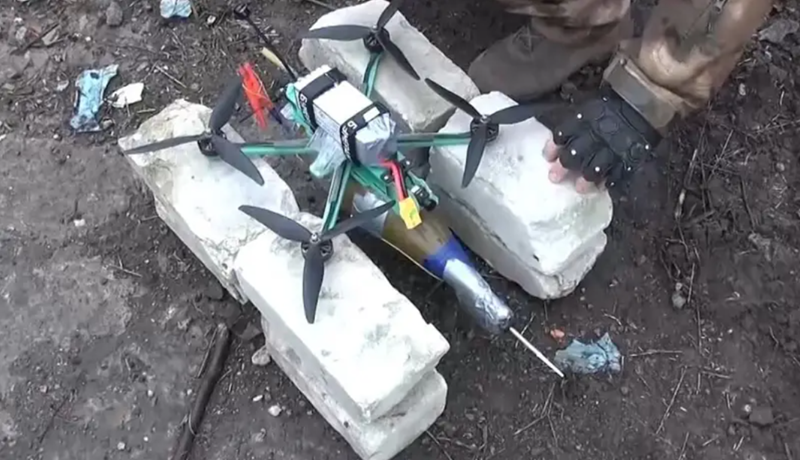 UAV Nga thieu sach doan xe tang Ukraine, lo dien ky hieu la