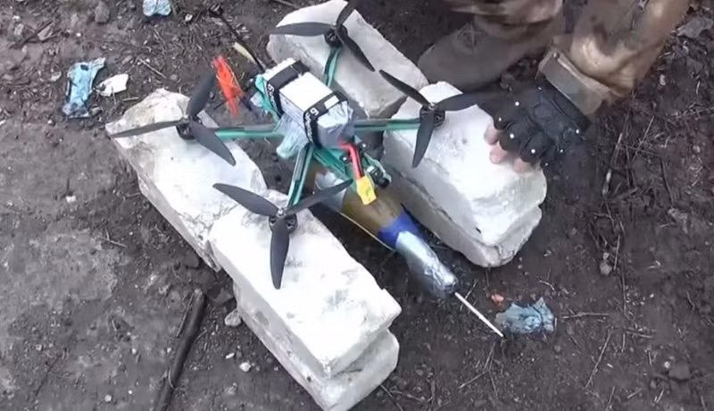 UAV Nga thieu sach doan xe tang Ukraine, lo dien ky hieu la