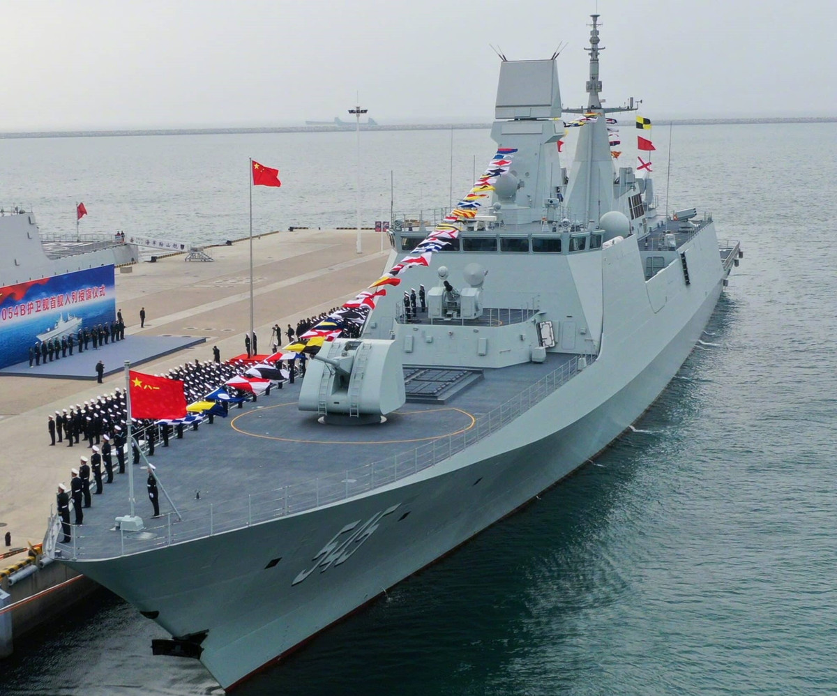 Sự kết hợp giữa công nghệ tàng hình, vũ khí tiên tiến và hệ thống đẩy mạnh mẽ khiến Type 054B trở thành tài sản quan trọng trong chiến lược bảo vệ lợi ích hàng hải và khẳng định sự hiện diện của Trung Quốc tại vùng biển tranh chấp như Biển Đông. Ảnh: Guancha