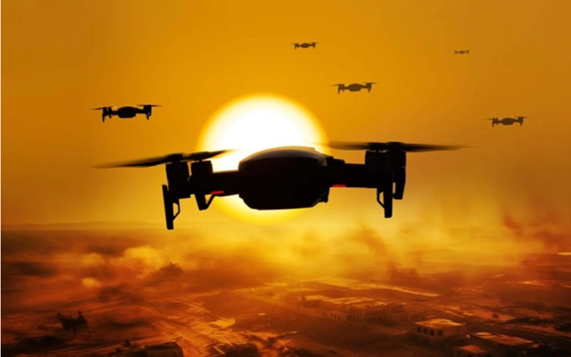 Vào ngày 23/2, quân đội Ukraine đã tổ chức diễn đàn "Ukraine 2025", trong đó các quan chức cấp cao của Kiev tuyên bố rằng năm ngoái Ukraine đã sản xuất 2,2 triệu máy bay không người lái cảm tử và hơn 100.000 UAV tầm xa. Họ cũng có kế hoạch tăng sản lượng trong năm nay và dự định triển khai chiến thuật “bầy đàn”, tức là một người điều khiển nhiều UAV cùng lúc. Ảnh minh họa