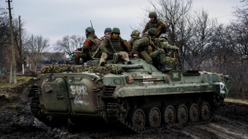 Ngoài ra, các đơn vị tinh nhuệ như Tiểu đoàn UAV 414, Tiểu đoàn UAV “Predator”, biệt đội UAV Ghostly Kartuzi cũng đã được điều động đến mặt trận Pokrovsk. Đây là lần đầu tiên quân đội Ukraine tập trung một số lượng lớn lực lượng UAV tinh nhuệ như vậy. Tại đây, Ukraine đã tập hợp tổng cộng 12 lữ đoàn, bao gồm 3 lữ đoàn pháo binh, tiến hành bắn phá suốt ngày đêm với nguồn đạn dược dồi dào. Ảnh: Overclockers