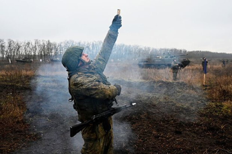 Vào ngày 9/2, quân đội Ukraine đã phát động một đợt phản công quy mô lớn hơn ở khu vực đông nam Kotlyne và chiếm được nửa con phố ở hướng này. Khi Ukraine cố gắng tiến sâu hơn, lực lượng tiếp viện của Nga từ Pishchane đã nhanh chóng đến chi viện và chặn đứng đà tiến công của Ukraine. Hiện tại, hai bên đang giao tranh ác liệt trong các trận chiến đường phố. Ảnh: RIA Novosti