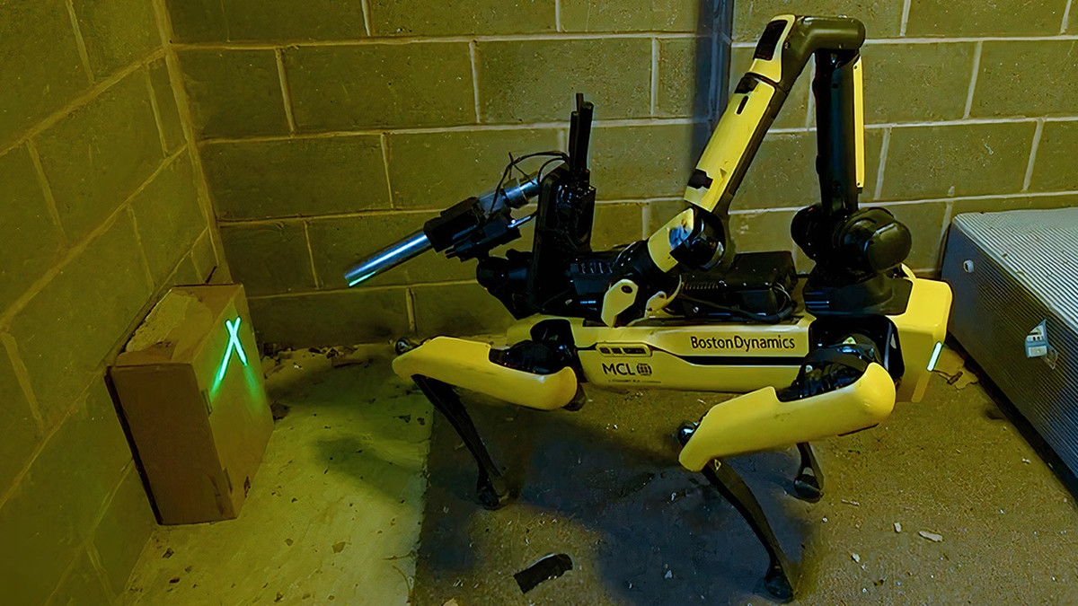 Ngoài ra bà Maria Eagle nhấn mạnh rằng, “Bằng cách hợp tác với ngành công nghiệp để tạo ra loại robot tiên tiến với chuyên môn hiện có, chúng tôi đảm bảo rằng các đội xử lý bom có được những công cụ tốt nhất để thực hiện công việc quan trọng này một cách an toàn và hiệu quả”. Ảnh TeckEBlog