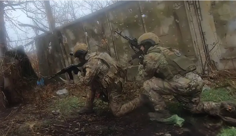 Theo kênh Telegram của Oleg Tsarev, để giải cứu lực lượng Ukraine bị bao vây ở trung tâm thành phố, quân đội Ukraine tại quận Shevchenko đã phát động nhiều cuộc phản công, nhưng tất cả đều bị đẩy lùi. Ảnh: Top War