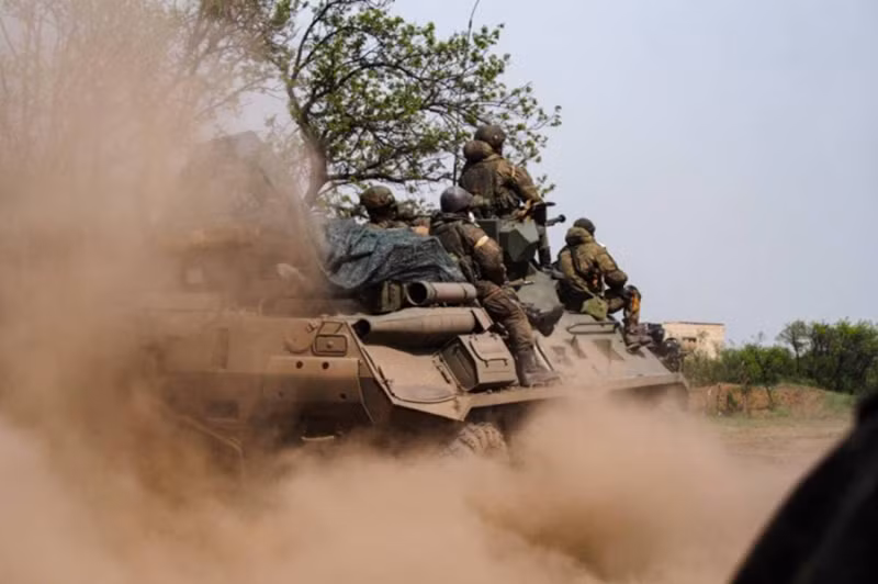 Những binh sĩ Ukraine tháo chạy khỏi Sudzha và vùng lân cận đã được giải phóng. Tuy nhiên, tuyến đường rút lui về phía tây đã biến thành “con đường tử thần” đối với quân đội Ukraine. Ảnh: Top War