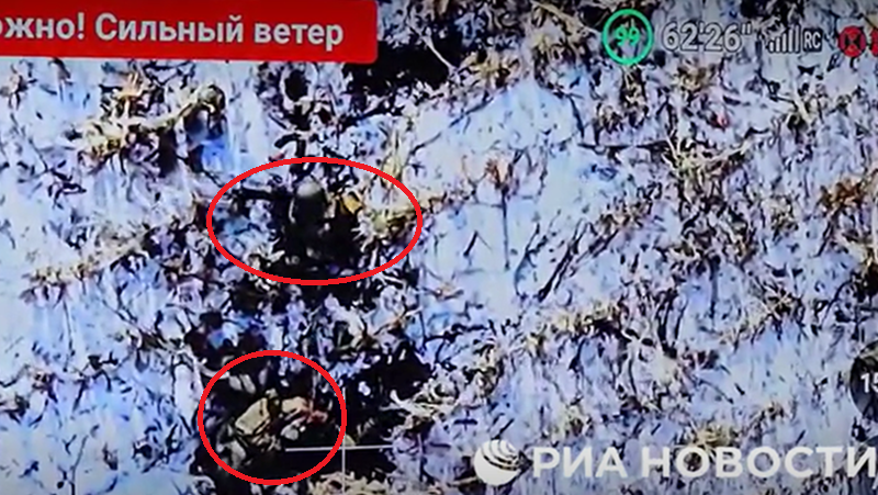 "Nhiệm vụ của nhóm chúng tôi là tấn công thẳng vào sào huyệt của kẻ địch, nhắm vào đầu cầu của đối phương. Chúng tôi đã thành công trong việc tiêu diệt chỉ huy số 30 của Nga. Sau khi pháo binh và máy bay không người lái FPV tiến hành tập kích ban đầu, nhóm chúng tôi đã phát động tấn công với sự yểm trợ chặt chẽ từ UAV”, một chỉ huy hồi tưởng sau trận chiến. Ảnh: RIA Novosti