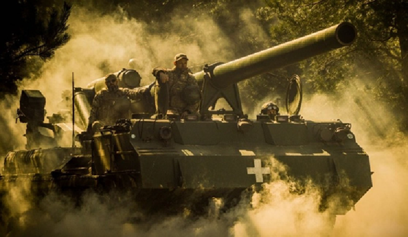 Về mặt kỹ thuật, tên lửa thông thường rất khó gây sát thương hiệu quả đối với khung gầm xe tăng của pháo tự hành Koksan. Hơn nữa, video do phía Ukraine ghi lại cũng không cho thấy tia lửa hoặc vụ nổ thứ cấp nào, điều này cho thấy cuộc tấn công nhiều nhất cũng chỉ có thể gây thiệt hại cho binh lính lộ thiên hoặc làm hỏng các thiết bị tinh vi, chứ chưa thể coi là một chiến thắng thực sự áp đảo. Ảnh minh họa