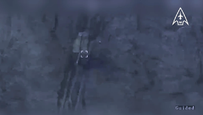 Theo tờ Forbes, các điều khiển viên máy bay không người lái thuộc Lữ đoàn Cơ giới số 14 của Ukraine có thể đã phát hiện ra ba khẩu Koksan này trong một cuộc trinh sát hoặc tuần tra ban đêm. Ảnh cắt từ video