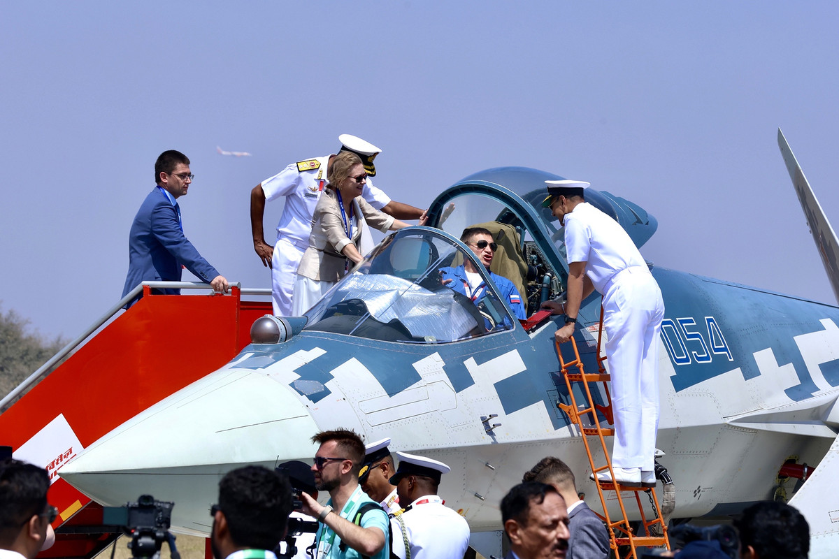 Triển lãm Chu Hải không chỉ là sân khấu cho Su-57 mà còn phản ánh sự cạnh tranh địa chính trị. Trung Quốc, nước chủ nhà, cũng đang phát triển tiêm kích tàng hình J-20, khiến Mỹ phải dõi theo. Với Ấn Độ, Su-57 có thể là lựa chọn đáng cân nhắc để bổ sung vào lực lượng không quân, dù nước này vẫn đang cân nhắc giữa việc mua Su-57E hay tiếp tục hợp tác với Mỹ trong dự án F-16.