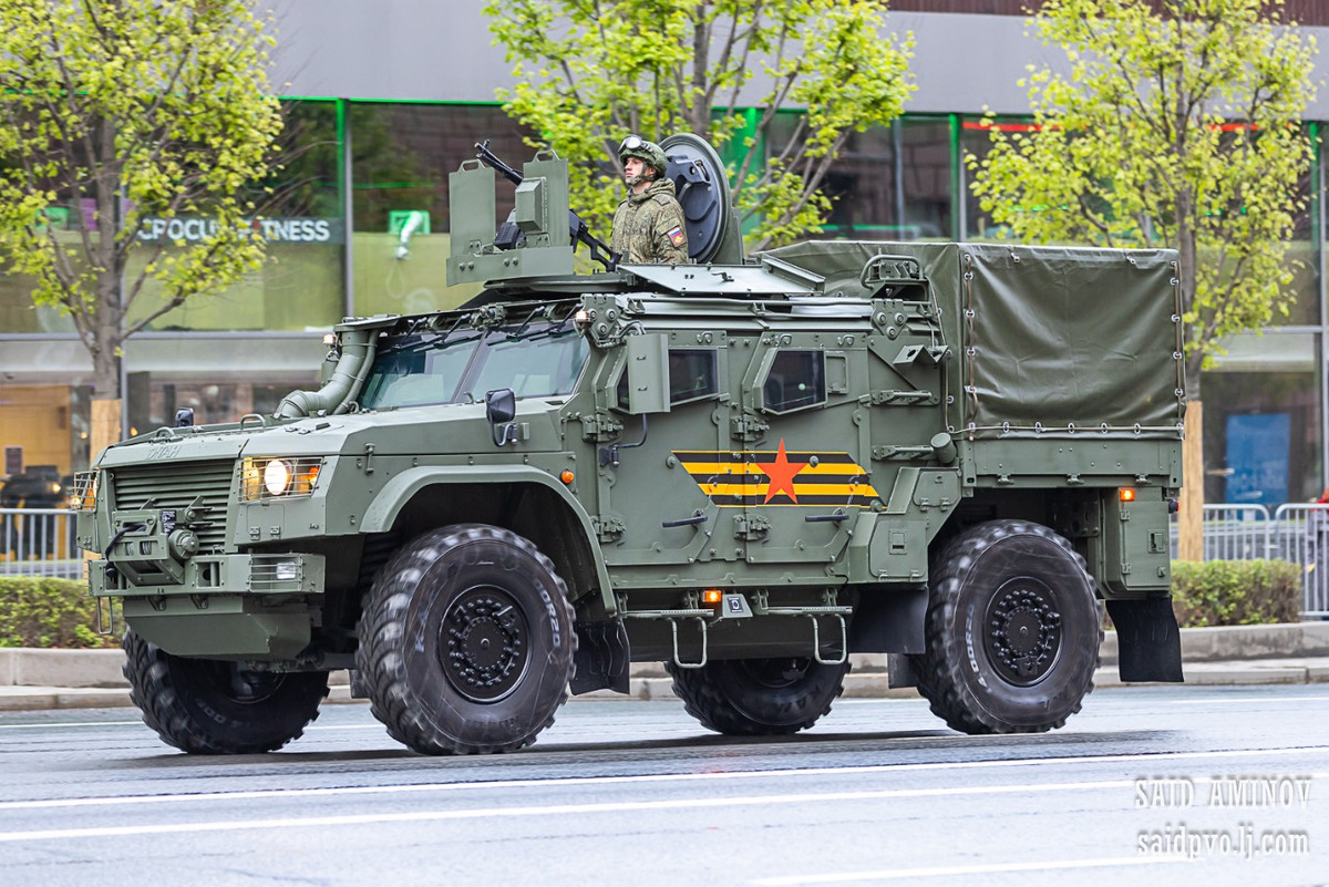 ZA-SPN TITAN là xe chuyên dụng có các lớp bảo vệ, thiết kế cho các vai trò trinh sát và chỉ huy. Lớp giáp bảo vệ của xe ở dạng mô-đun và có thể được trang bị nhiều hệ thống vũ khí khác nhau, bao gồm các trạm vũ khí điều khiển từ xa. Tính linh hoạt và khả năng cơ động của dòng xe chiến đầu này khiến nó trở thành một khí tài có giá trị cho việc triển khai các nhiệm vụ nhanh và các hoạt động đặc biệt.