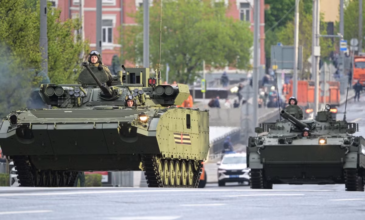 Những cải tiến này tăng khả năng sát thương của xe đối với cả mục tiêu bọc thép và mục tiêu mềm, trong khi hệ thống quang học và ngắm bắn được nâng cấp giúp tăng độ chính xác và nhận thức tình huống. BMP-2M vẫn duy trì khả năng đổ bộ và khả năng cơ động, đảm bảo tính linh hoạt trong hoạt động trên nhiều địa hình khác nhau.