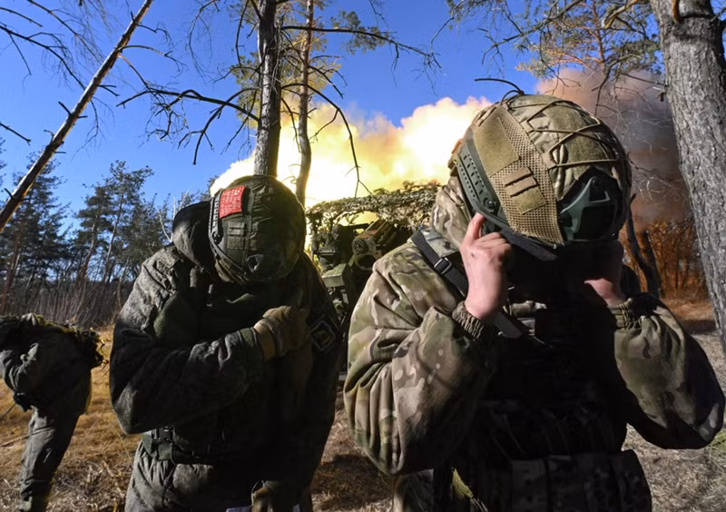 Vào đầu tháng 8/2024, Ukraine bất ngờ điều quân tấn công vượt qua biên giới của Nga và kiểm soát một phần lớn lãnh thổ tại Kursk. Ngày 10/1, Tổng thống Zelensky xác nhận trong một cuộc phỏng vấn với RAI News rằng Ukraine đã triển khai 60.000 binh sĩ tới khu vực Kursk. Ảnh: RIA Novosti