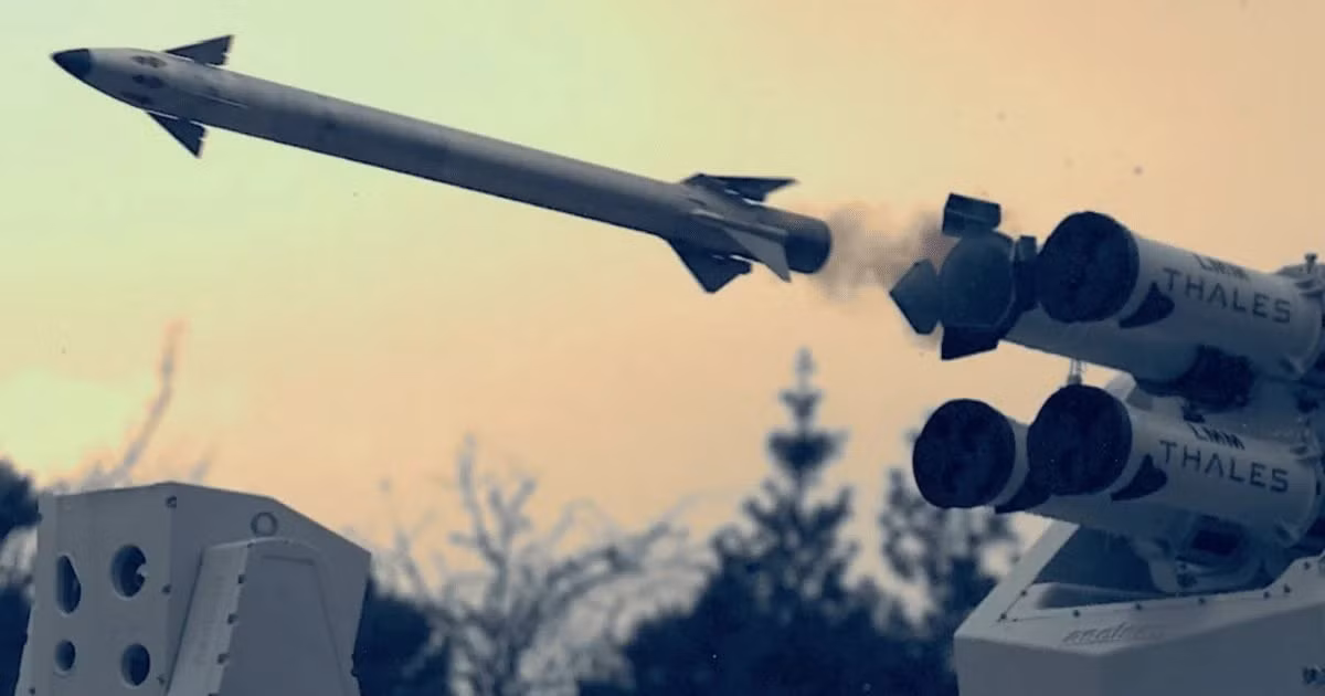 Anh cũng đã kí một thoả thuận với Kiev, theo đó Ukraine sẽ nhận được 5.000 tên lửa đa năng hạng nhẹ (LMM) và công nghệ sản xuất. Nhưng không rõ khi nào những tên lửa đó sẽ đến với số lượng lớn. Chúng có tầm bắn khoảng 8 km và không phải là sự thay thế cho Patriot.