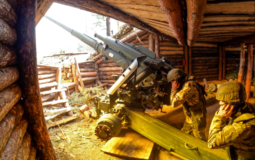 Chính điều này đã giúp Ukraine nhanh chóng chiếm giữ tới hàng nghìn km² lãnh thổ ở Kursk trong thời gian ngắn. Tuy nhiên, khi liên quân Nga - Triều gồm 70.000 binh sĩ phát động phản công tại Kursk, lực lượng Ukraine bắt đầu rơi vào thế thất bại. Ảnh: TASS