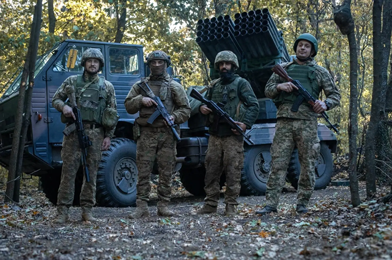 Lữ đoàn này đã tập hợp một lượng lớn vũ khí và trang bị do NATO sản xuất mà họ thu giữ được, sau đó thành lập một tổ chiến đấu riêng biệt chuyên sử dụng vũ khí phương Tây có thể tái sử dụng. Ảnh: Sohu