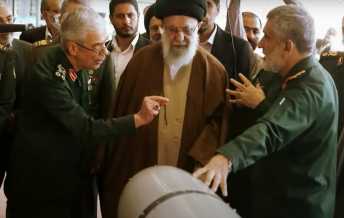 Việc Shahed-238 xuất hiện trên chiến trường có thể làm thay đổi chiến thuật tác chiến, bởi tốc độ cao của nó đặt ra thách thức mới đối với các hệ thống phòng không truyền thống. Ngoài ra, các hệ thống dẫn đường đa dạng của UAV này có thể gây khó khăn cho các biện pháp phòng thủ hiện có.