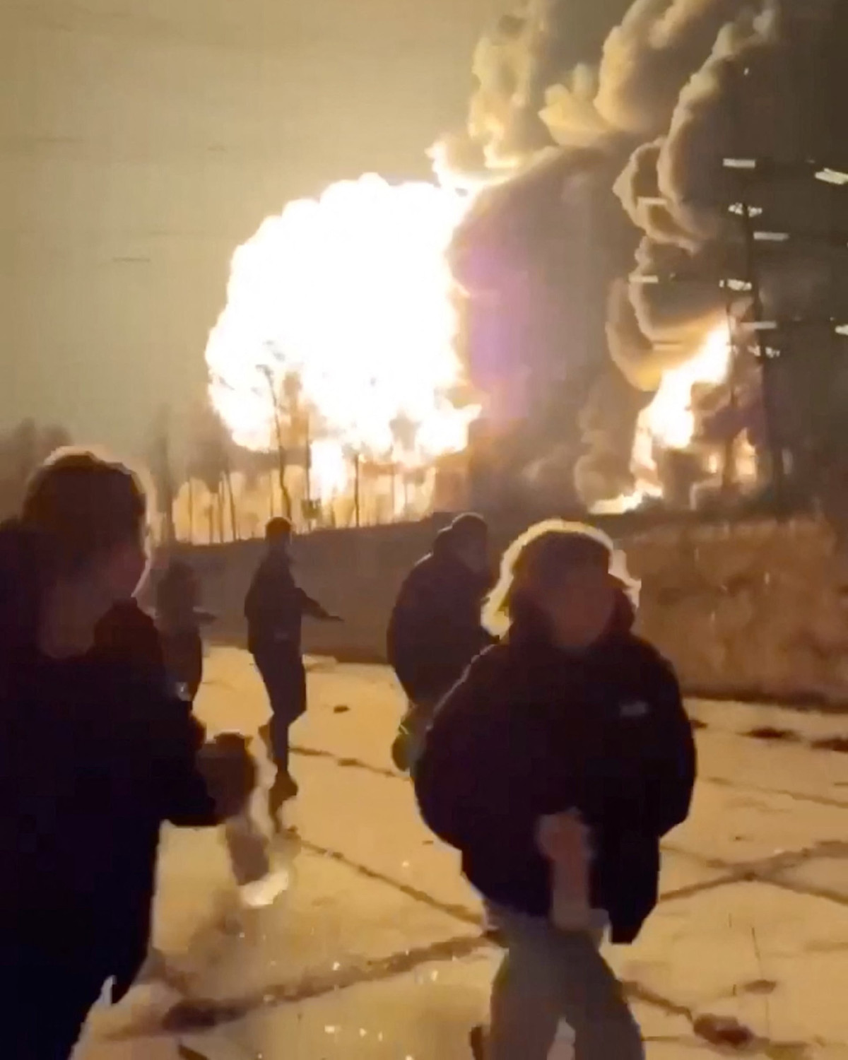 Tính từ đầu năm 2025, đây là lần thứ ba máy bay không người lái của Ukraine thực hiện các cuộc tấn công vào nhà máy lọc dầu Ryazan. Lần đầu tiên, UAV của Ukraine tấn công Nhà máy lọc dầu Ryazan vào ngày 24/1.