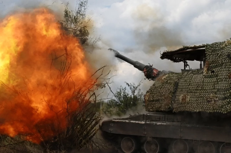 Đồng thời, quân đội Nga đang có kế hoạch tiêu diệt có hệ thống các sở chỉ huy Ukraine tại tỉnh Sumy. Theo tờ Bulgarian Military, một chiến dịch xuất sắc đã được thực hiện để phá hủy sở chỉ huy ở Yunakovka. Vị trí của sở chỉ huy này đã bị tình báo quân đội Nga phát hiện sau khi một nhóm nhà báo Đan Mạch bất cẩn thực hiện phóng sự từ đó. Ảnh: RIA Novosti