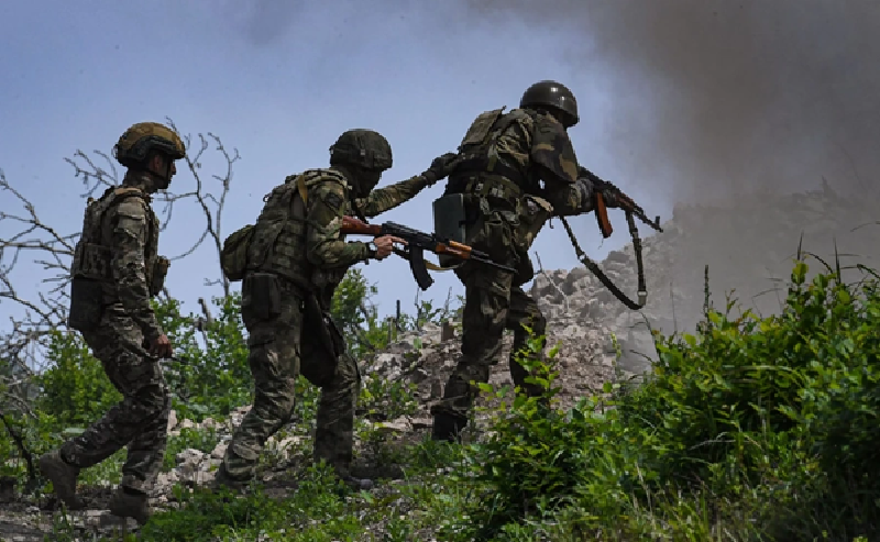 Giờ đây, ISW nhận định rằng Bộ chỉ huy Nga có ý định sử dụng vùng bàn đạp mở rộng để hoàn toàn đẩy lùi lực lượng Ukraine khỏi tỉnh Kursk và đạt được các mục tiêu chiến lược khác ở hướng bắc Ukraine. Vào ngày 9/3, khu dân cư đầu tiên ở tỉnh Sumy – Novenkoe – đã được "giải phóng hoàn toàn" khỏi sự kiểm soát của Ukraine. Ảnh: RIA Novosti