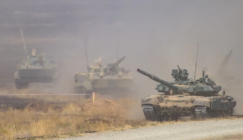 Phía Nga dự đoán rằng Ukraine có thể thực hiện một số cuộc tấn công nghi binh tại Kursk và Belgorod, trong khi hướng tấn công chính có thể sẽ nhằm vào Crimea thông qua Kherson. Đây là những khu vực đã im ắng trong một thời gian dài. Dự kiến, Ukraine có thể phát động cuộc tấn công trong khoảng thời gian từ ngày 12 đến 18/2. Ảnh: Bộ Quốc phòng Nga