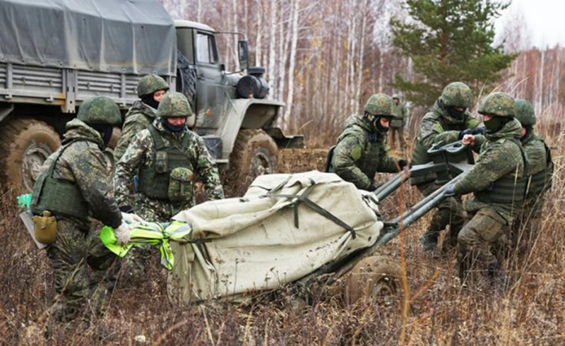 Đáng chú ý, 15% trong số 440.000 lính năm ngoái là tù nhân được tuyển từ các nhà tù, nhưng tỷ lệ này đã tăng mạnh lên 30% chỉ trong tháng 1 năm nay. Những số liệu này cho thấy Nga không chỉ có nguồn nhân lực dồi dào mà còn đang chuẩn bị đẩy mạnh các cuộc tấn công. Ảnh: TASS