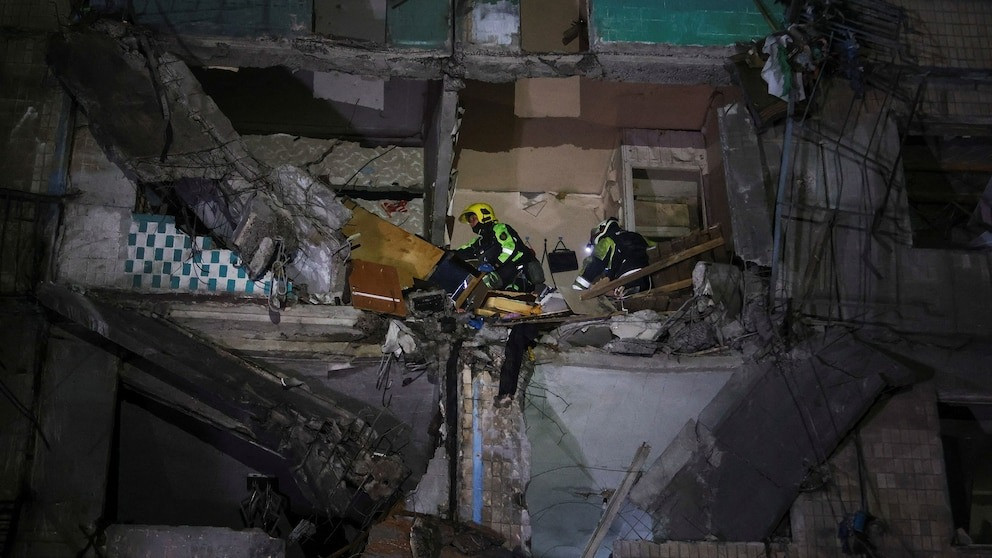 Việc Mỹ quyết định tạm dừng chia sẻ thông tin tình báo nhiều khả năng sẽ đem lại bất lợi lớn và tác động xấu đến kết quả đàm phán của Kiev. Ukraine có thể phải chịu những tổn thất đáng kể trên chiến trường. Khoảng cách thông tin tình báo có thể dẫn đến thương vong cao hơn và giảm hiệu quả hoạt động, ảnh hưởng trực tiếp đến khả năng phòng thủ và phản công của Ukraine.