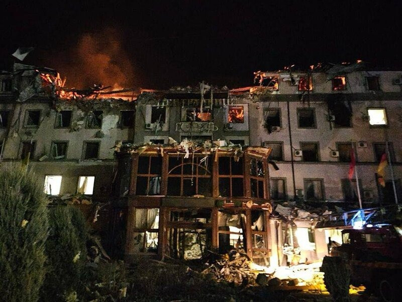 Phía Bộ Quốc phòng Nga vẫn chưa bình luận về cuộc tấn công. Đầu tuần này, Mỹ đã quyết định dừng mọi viện trợ quân sự cho Ukraine và ngay sau đó là dừng mọi hoạt động chia sẻ thông tin tình báo với Kiev, động thái này nhằm buộc Ukraine phải đàm phán theo các điều khoản của Mỹ, mà không bao gồm bất kỳ đảm bảo an ninh nào từ Washington.