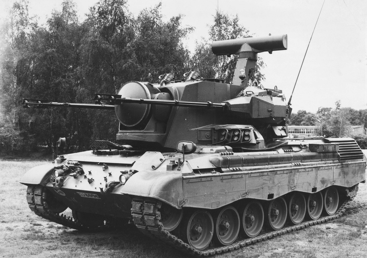 Tuy nhiên, các hệ thống cũ hơn từ thời Chiến tranh Lạnh, như súng phòng không Gepard và xe chiến đấu bộ binh Marder, lại nhận được lời khen ngợi về độ tin cậy và tính linh hoạt của chúng. Ảnh Wikipedia