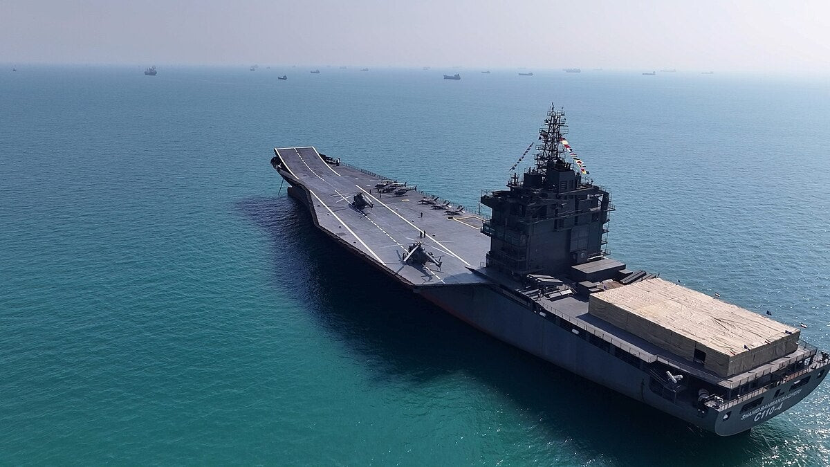 Theo Fedutinov, mục đích chính của tàu là mở rộng tầm hoạt động của UAV vượt ra ngoài vùng Vịnh Ba Tư, giúp Iran gia tăng sức mạnh quân sự theo cách phi đối xứng, tránh cuộc đua vũ trang truyền thống. Việc sử dụng tàu thương mại để vận chuyển UAV giúp tăng khả năng che giấu và tạo yếu tố bất ngờ.